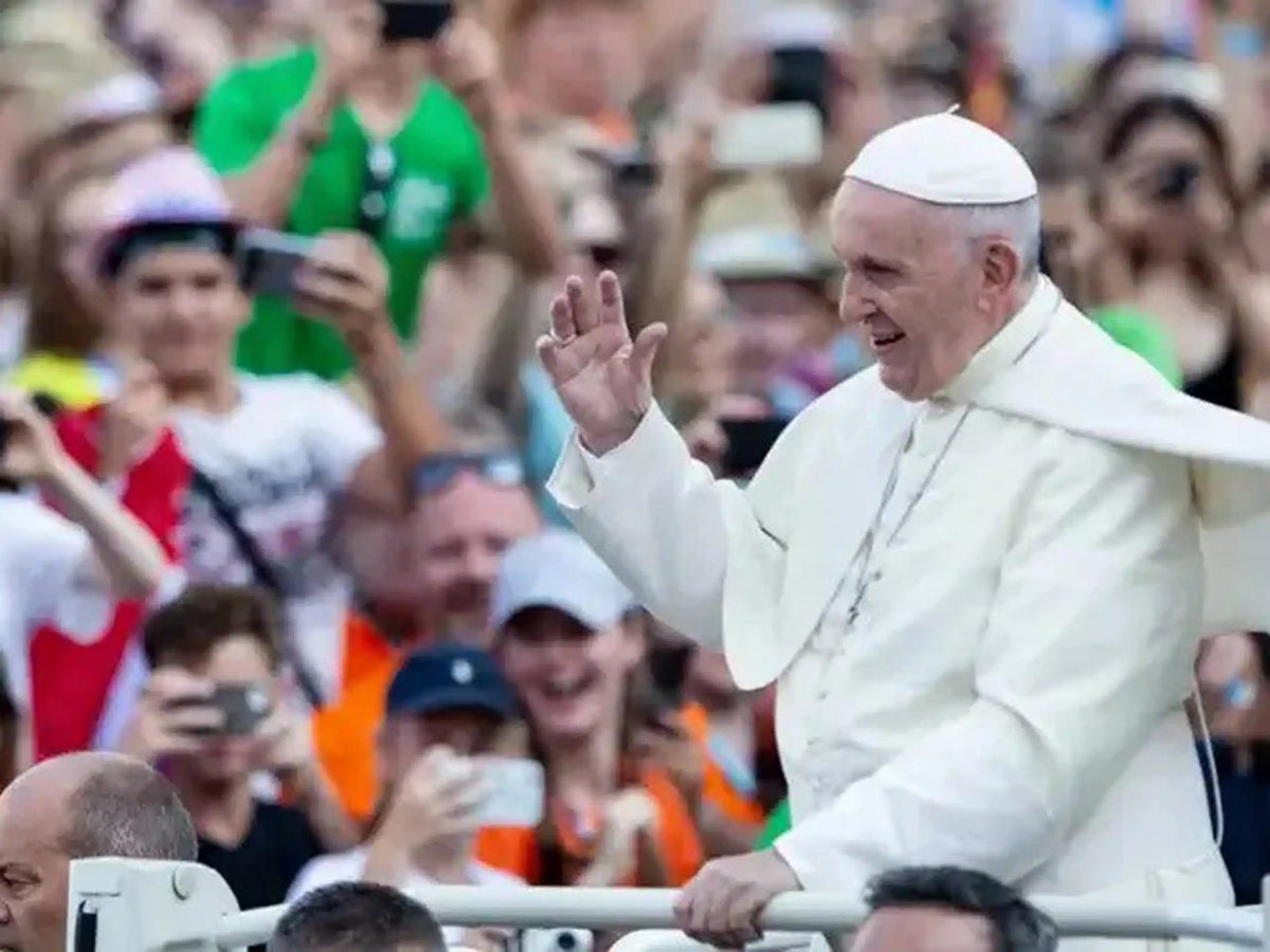 Dejó la vida en forma lúcida, generosa, valiente, sin ceder a temores,  en plenitud.. Y con humanas deficiencias. Que maravilloso ejemplo para las personas mayores, más allá de sus creencias religiosas.
