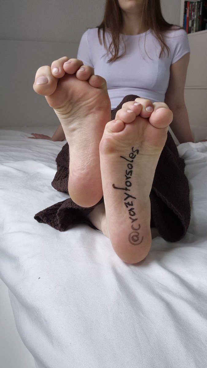 crazyforsoles's tweet photo. ⭐️ 2400 FOLLOWERS THREAD⭐️

🎆 I Cant Stop Growing!

👣Post Your Fav Feet Pics/Vids 

🔥Drop Your Links, Websites And More In The Comments

🎉ALL Pics/Videos Will Be Retweeted. RT The Thread Please!

📷: @louisa__wolff https://t.co/3xAvETgshH