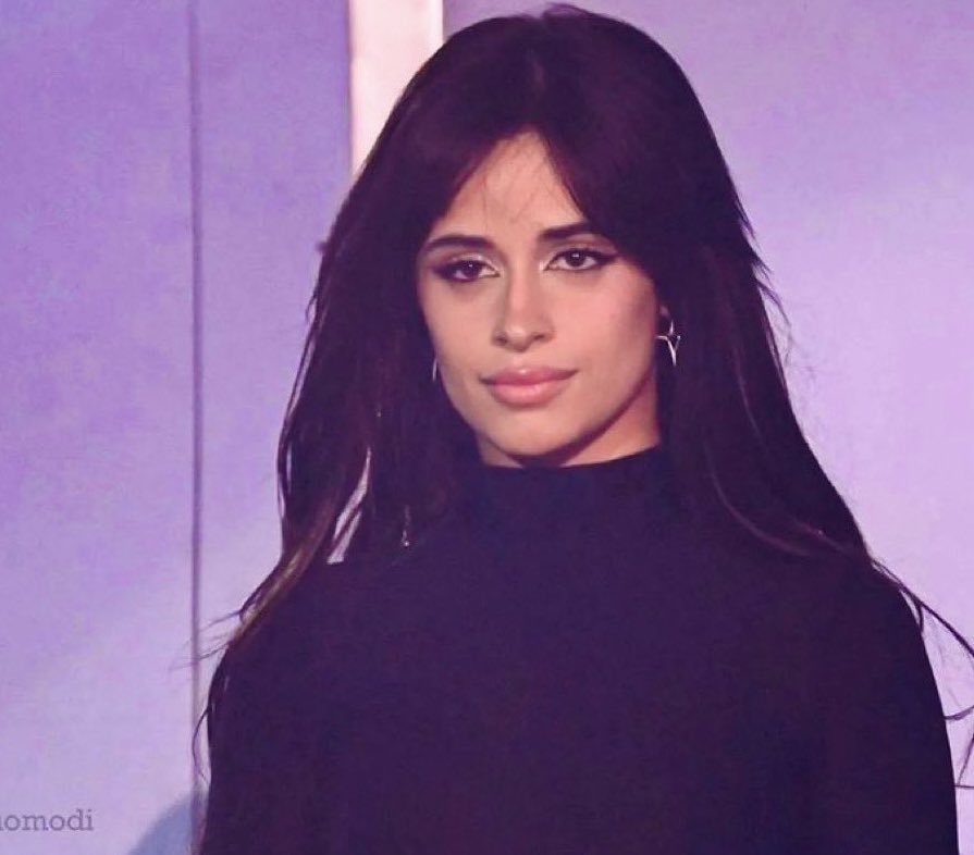 Hola, soy Stephanie tengo 22 años y soy de Peru 🇵🇪, sigo a Camila desde 2015 y mi canción favorita es B. O. A. T (todas)❤️‍🩹 mi álbum favorito es Romance y 
C, XOXO (me pertenecen) 🩷🩷 #integracioncamilizer #cxoxo #CamilaCabello