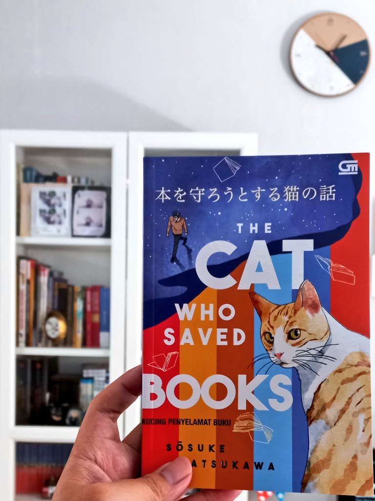 Salah satu buku terbaik yang pernah kubaca. Cocok ketika sedang mengalami 'reading slump', karena ringan tapi penuh makna yang dalam.

Ditulis oleh Sōsuke Natsukawa dengan judul "The Cat Who Saved Books"

#reviewbuku <a href="/gramedia/">Gramedia</a>