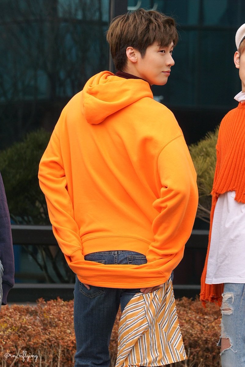 이 세상에 왜 이딴 옷이 존재하죠?