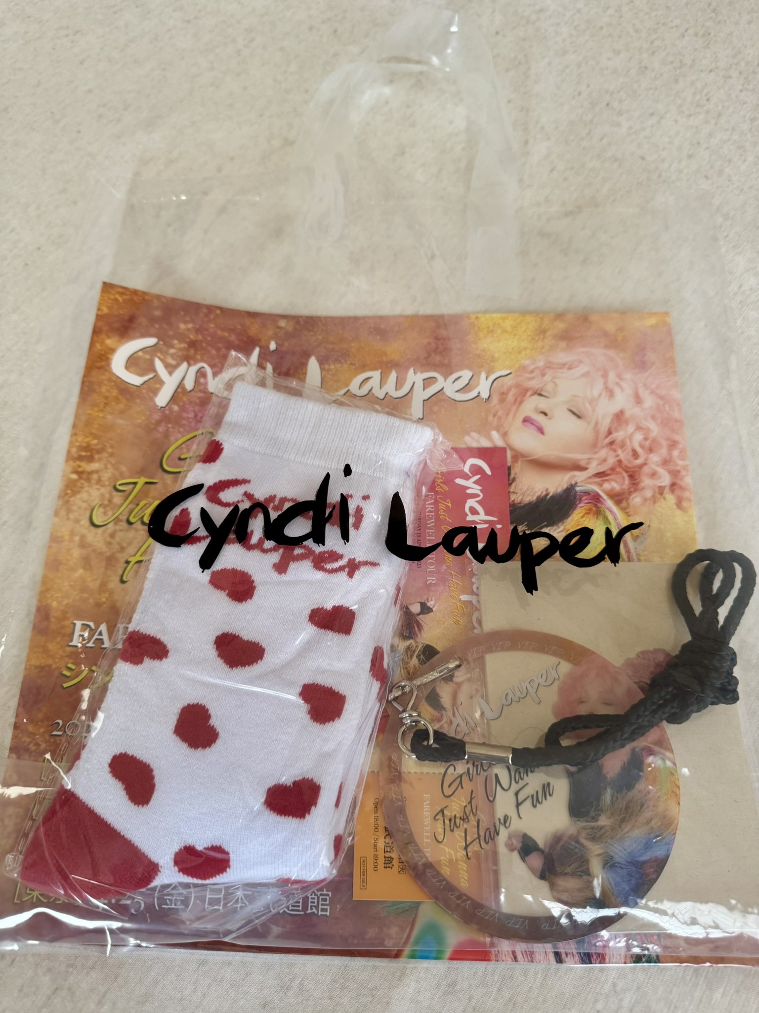 ★シンディ・ローパー VIPグッズ Cyndi Lauper(シンディ・ローパー) VIPパッケージ販売｜チケットぴあ