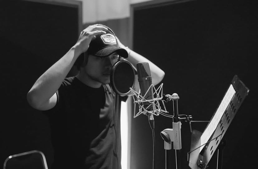 insidefolkative's tweet photo. Rony Parulian just dropped new photos in the studio. Who’s excited for his new album?😍 https://t.co/L3xHUoXDMt