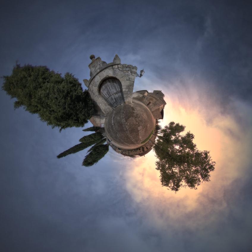 AstrHori's tweet photo. Ever wondered if a 192° photo can capture a full 360° view🧐? Yes, it can!🔥
Just an AtrHori 6.5mmF2.0 circular fisheye lens and a little post-production to experience the fun of panoramic camera!Let's go and try it🤩
Credit:@raul.f2
#astrhori #fisheyelens #circularview https://t.co/kQYDNJEQTY