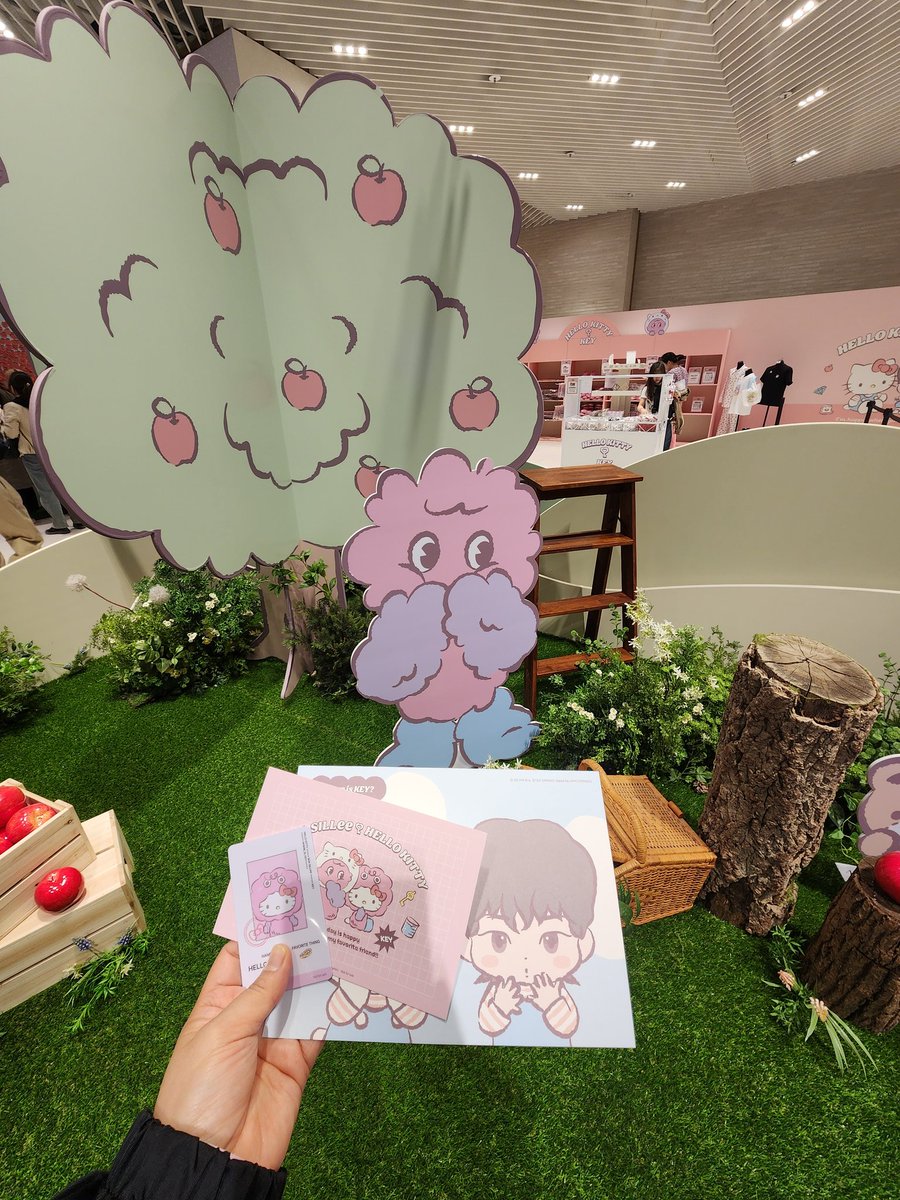 ssunssun15's tweet photo. 20250403  [Where is KEY? with HELLO KITTY] POP-UP STORE 
함께 간 친구가 샤월이 아니였음에도 구매할 수 밖에 없는 귀여움이란다😍

#KEY #키
#SHINee #샤이니
#헬로키티 #HelloKitty #sanrio 
#Where_is_KEY_with_HELLOKITTY https://t.co/vKJBb2l3bw