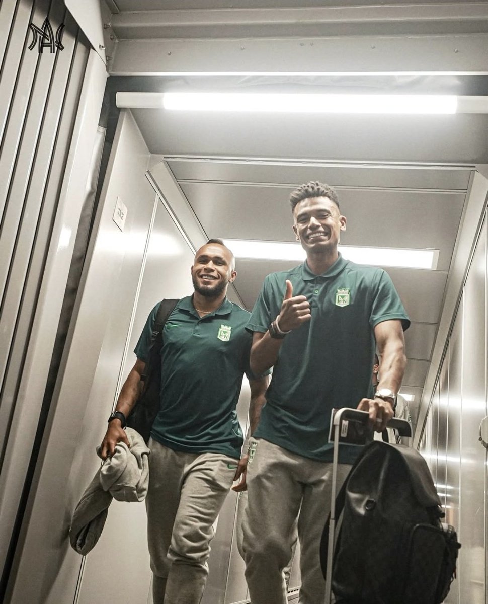 NOTICIAS DEL VERDE (@noticiasdeverde) on Twitter photo Hace unos minutos aterrizó Atlético Nacional en el Aeropuerto Internacional Diputado Luís Eduardo Magalhães de Salvador de Bahía.
📌 El día de mañana se hará el último entrenamiento en horas de la tarde previo al juego ante <a href="/ecbahia/">Esporte Clube Bahia</a> por Copa Libertadores. Hace unos minutos aterrizó Atlético Nacional en el Aeropuerto Internacional Diputado Luís Eduardo Magalhães de Salvador de Bahía.
📌 El día de mañana se hará el último entrenamiento en horas de la tarde previo al juego ante <a href="/ecbahia/">Esporte Clube Bahia</a> por Copa Libertadores.
