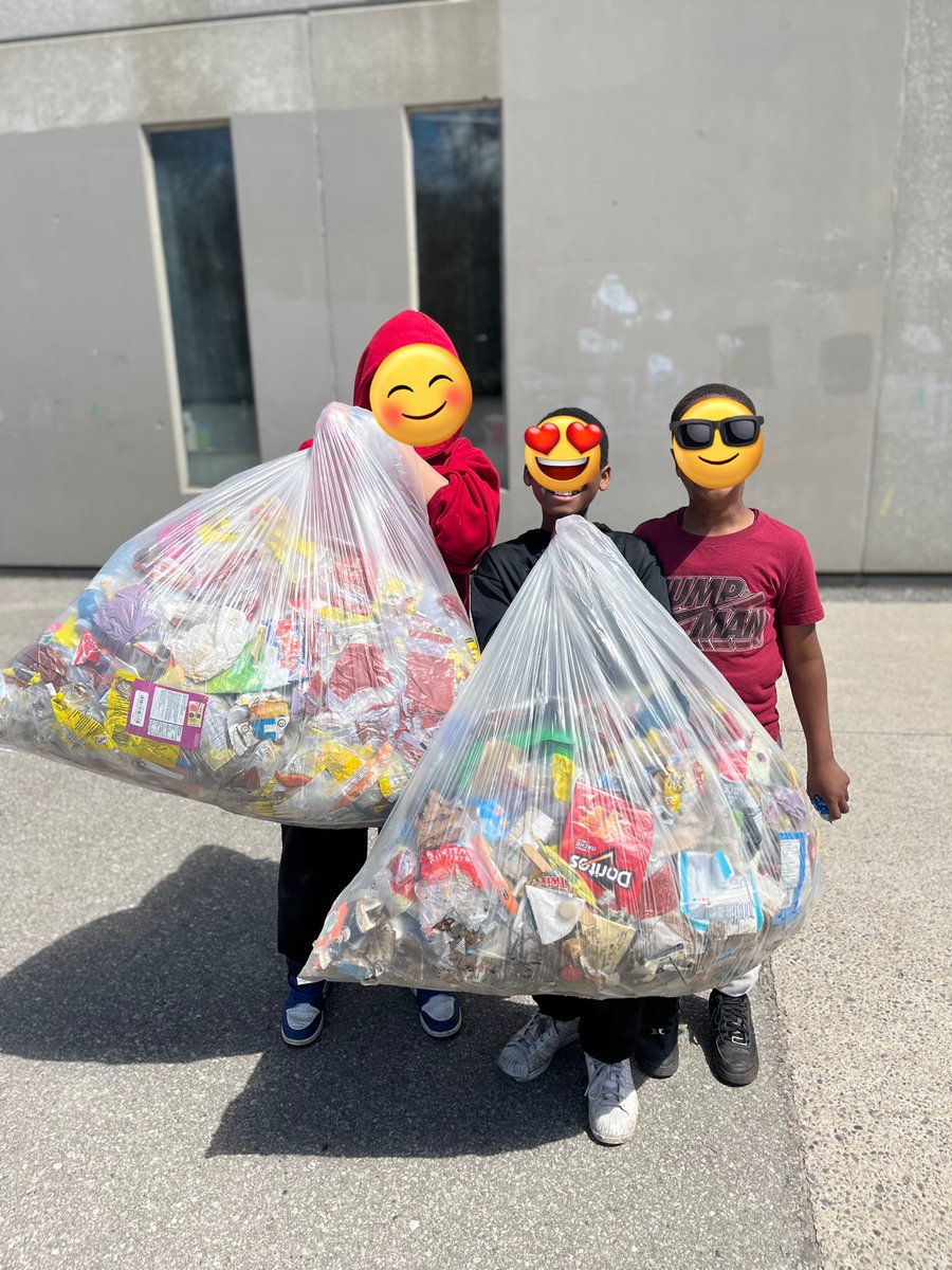 Today at Eastview we cleaned up 37.42 KG of litter around the school and local park. We used bread bags from our Snack program as gloves and for individual collection. <a href="/EcoSchoolsCAN/">EcoSchools Canada</a> <a href="/tdsb/">Toronto District School Board</a>