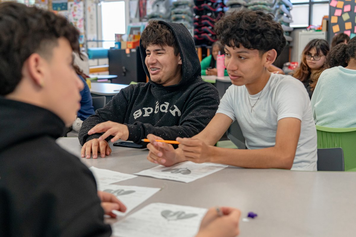 RialtoUSD's tweet photo. 🌍 When young minds gather to protect the earth, the future begins to bloom. 🌱

Eisenhower HS hosted the 2025 Youth Climate Action Summit today to celebrate Earth Day, where students joined orgs &amp; leaders to spark change for our planet. https://t.co/K07kr1lcBd