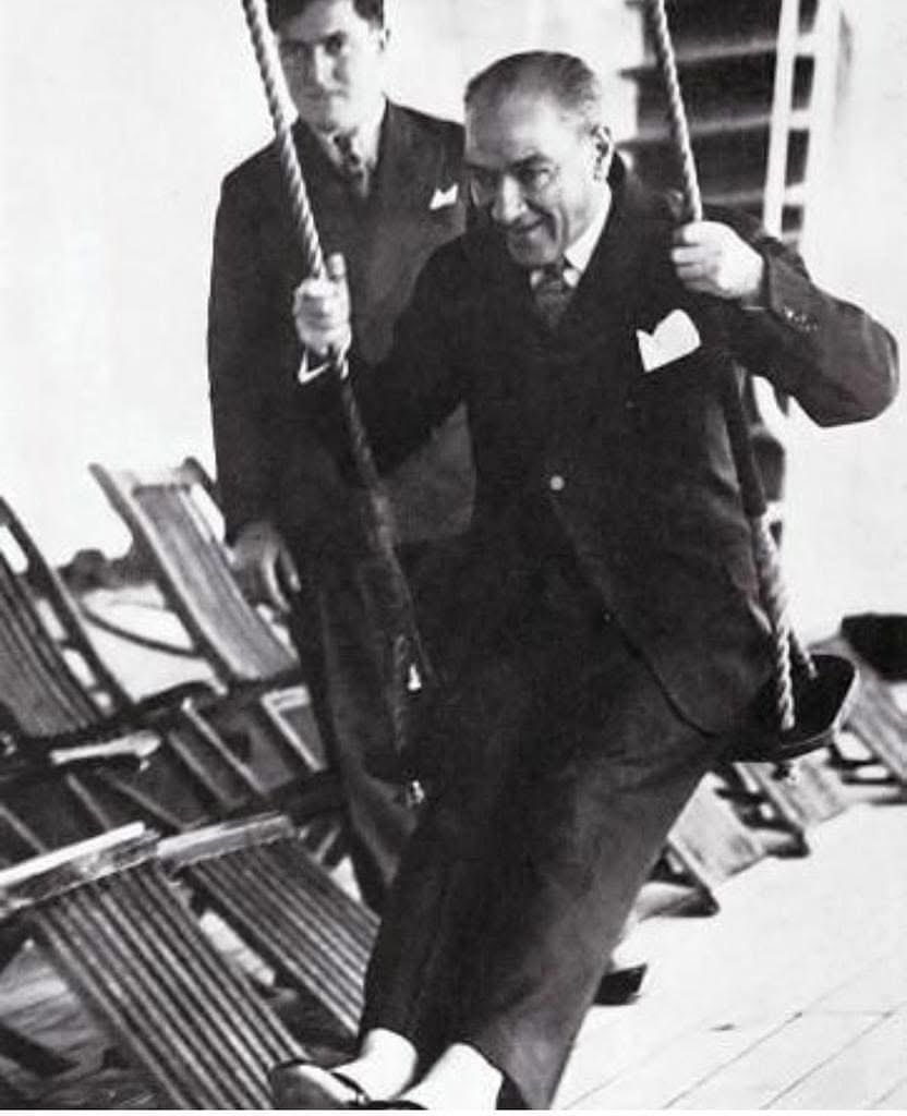 Steins34's tweet photo. Atatürk ile büyüyen bir çocuksanız, masallardaki kahramanlara ihtiyaç duymazsınız
#EvdeBayramVar #23NisanKutluOlsun #atatürk #23nisan #23nisanulusalegemenlikveçocukbayramı #mustafakemalatatürk https://t.co/QHTOp99pWx