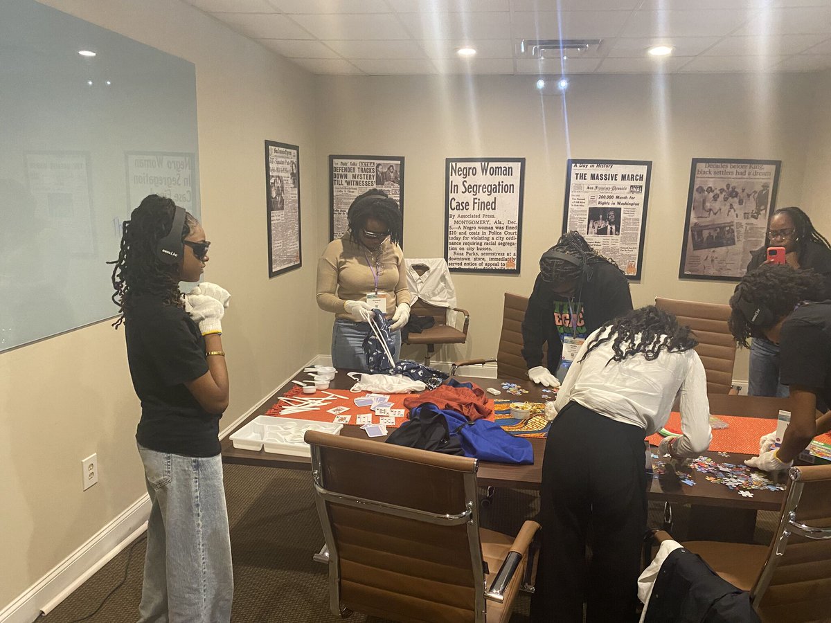 💡 Something powerful happened at the #ALTERDementiaSummit!

We teamed up with AGE-u-cate™, Dr. Bashir Raheem Easter &amp; The Arbor Company to bring #DementiaLive to youth caregivers across the U.S. 🌎💜

They’re not just the future—they’re leading now. 🙌

#CaregivingMatters