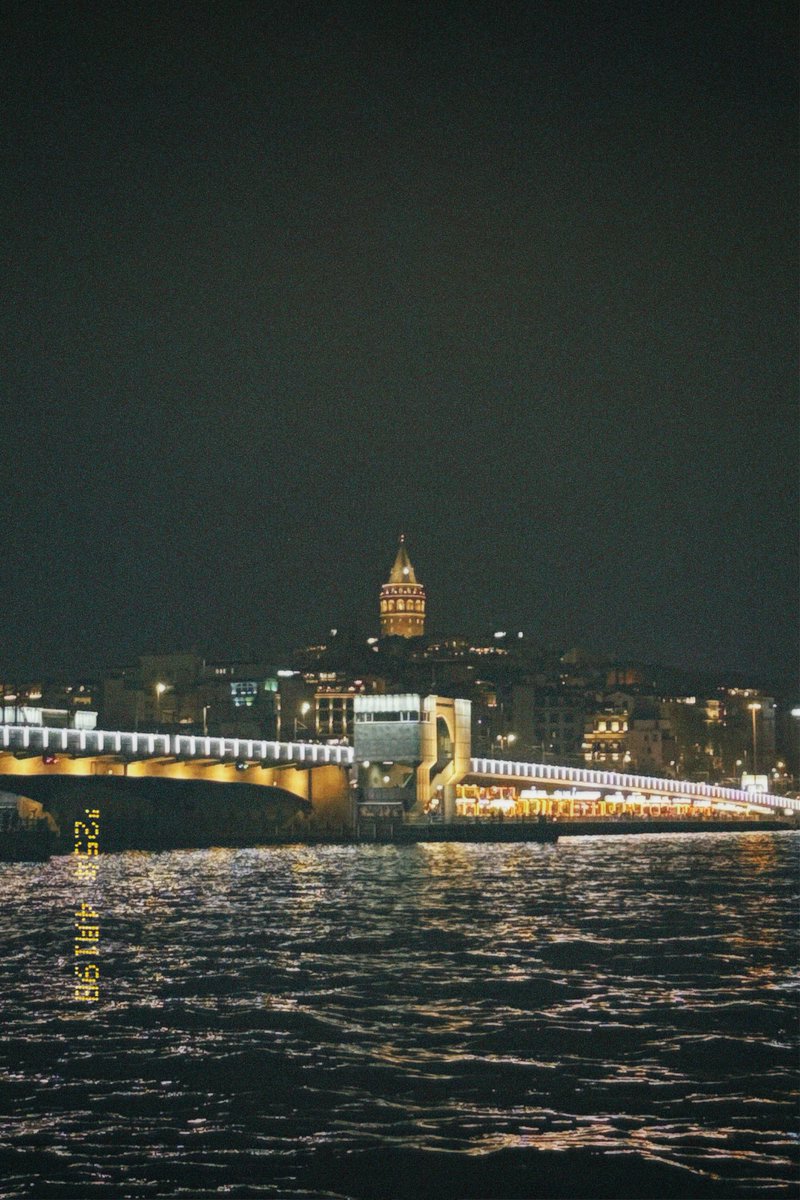 thepostmoon's tweet photo. some nights https://t.co/zH6bQb1Q56
