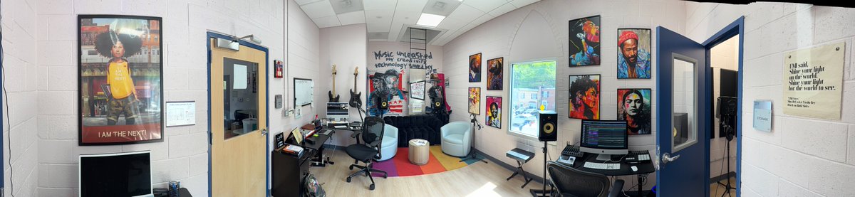Kil889's tweet photo. I'm BEYOND blessed that THIS is my office! It bugs me out that a part of my job is working with teens, teaching them how to host & produce podcasts, make beats and engineer...and I get paid GOOD money to do that?!?! I couldn't have asked for a doper position to be in at 51 cause I absolutely LOOOOOOOVE coming to work everyday! 🙏🏿🙏🏿🙏🏿🙏🏿🙏🏿