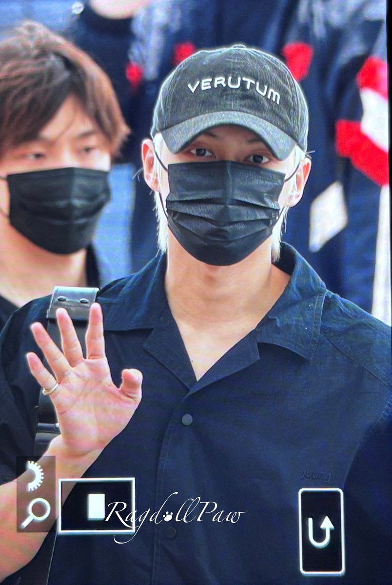RagdollPaw610's tweet photo. 250423 ICN 출국

#문준휘 #文俊辉 
#준 #JUN⁠⁠⁠ #ジュン
#세븐틴⁠⁠ #SEVENTEEN⁠⁠ https://t.co/RpP449ffsc