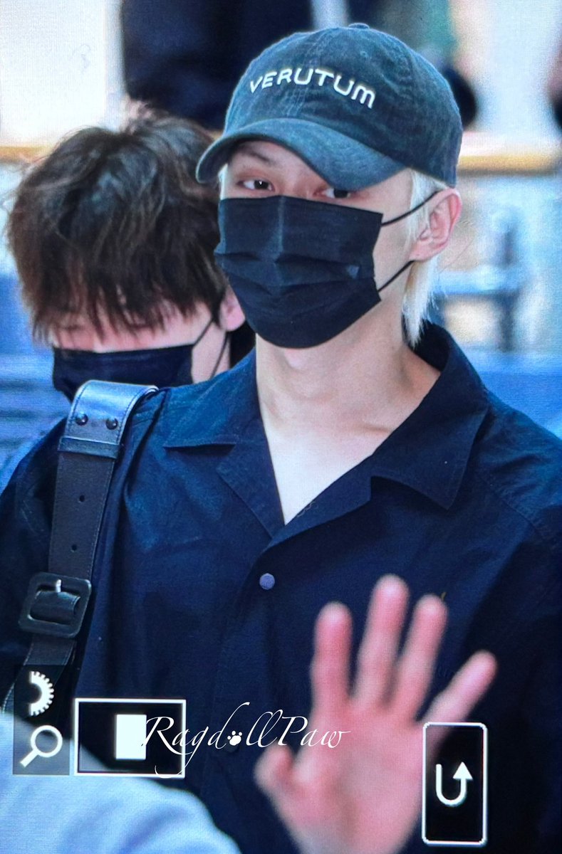 RagdollPaw610's tweet photo. 250423 ICN 출국

#문준휘 #文俊辉 
#준 #JUN⁠⁠⁠ #ジュン
#세븐틴⁠⁠ #SEVENTEEN⁠⁠ https://t.co/RpP449ffsc