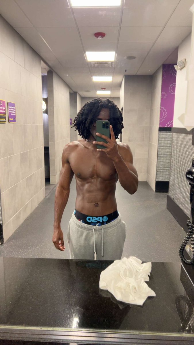 LetheoBaby's tweet photo. No Shirt This Summer 🖕🏾it 😝. https://t.co/fxttJ5QaGU