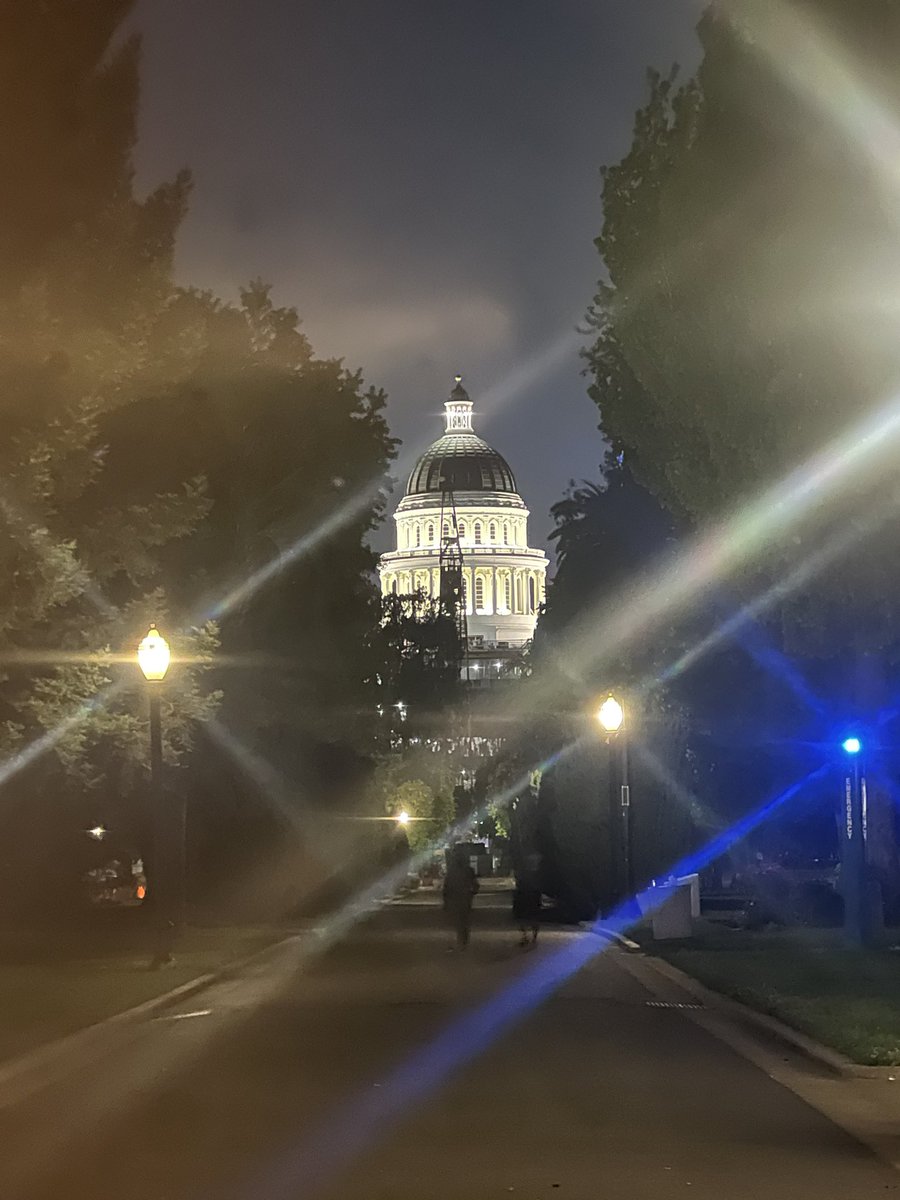 Ale_P31's tweet photo. Here for work… just whispering sweet nothings to the Capitol. 

Love &amp; Legislation. https://t.co/3qSXmBKDzQ