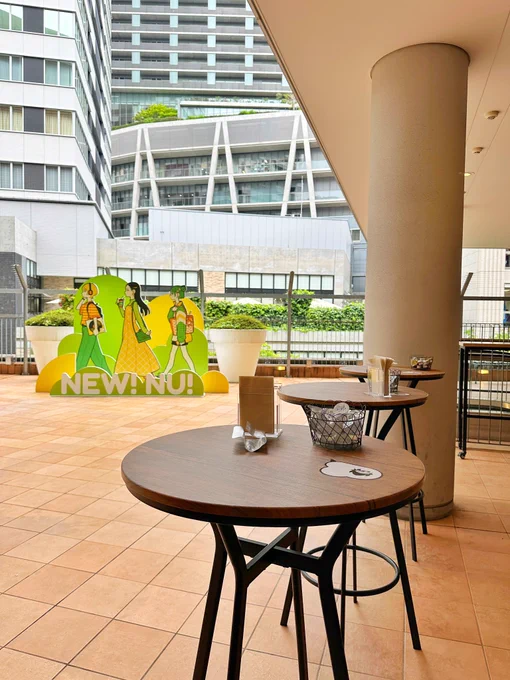 明日NU茶屋町の3階にグランドオープンのアニメイト梅田さんに色紙持ってご挨拶に伺いましためちゃ綺麗でお茶目な内装初グラッテも頂きました!色紙の麻見は無事米蔵先生のお隣りに設置されました声優さんや色んな作家さんの色紙がたくさん梅田駅からすぐなのでお近くにお立ち寄りの際は是非! 