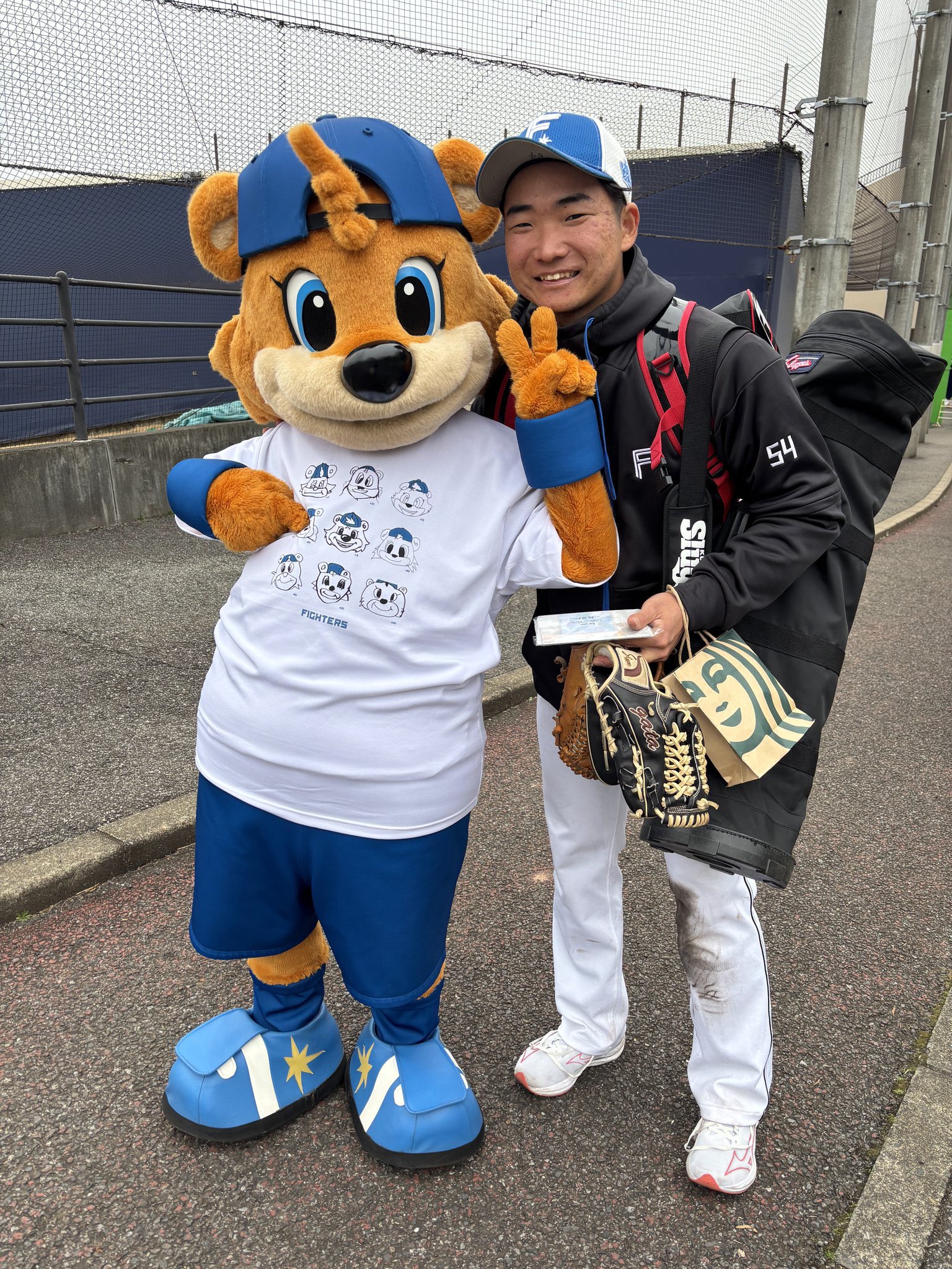 【こむすびまんさん専用出品】鎌ヶ谷ファイターズ　石井選手ユニフォーム 13 こむすびまんさん専用出品】鎌ヶ谷ファイターズ 石井選手