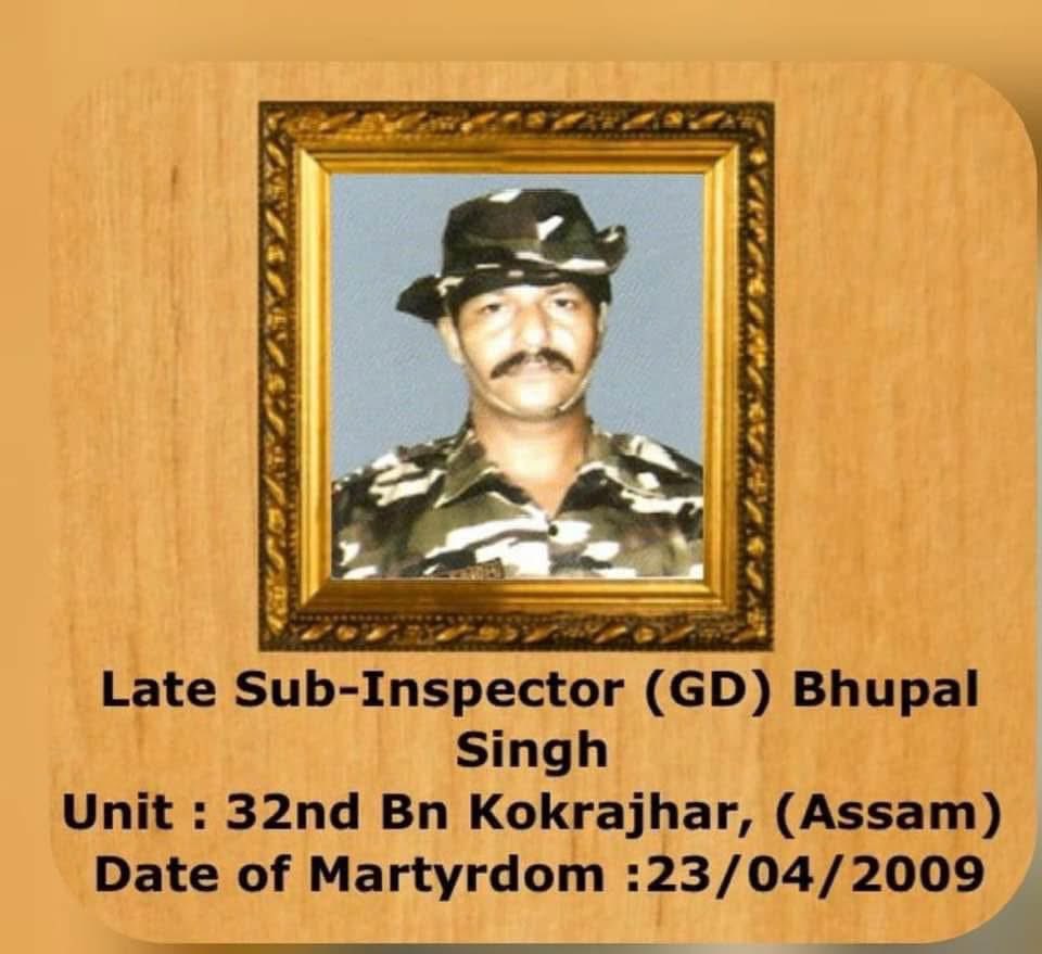 priority_n's tweet photo. He was Decorated with KIRTI CHAKRA for Gallantry but posthumous for fighting terrorists in #Assam on Apr 23, 2009.
He was immortalized while defending the territories. Homage to
SUB INSPECTOR/GD BHUPAL SINGH
#32BN of @SSB_INDIA
on his Balidan Diwas today.
#KnowYourHeroes https://t.co/8HihKjJc4t