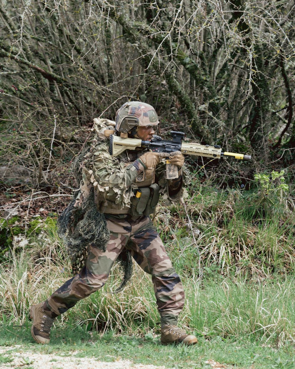 4RCh_Gap's tweet image. [#Formation] Instruction au combat au 4e RCh : les stagiaires apprennent à progresser avec précision et coordination.