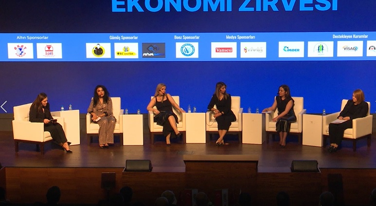 VanEkonomisi's tweet photo. 💼 VAN EKONOMİ ZİRVESİ 2025
👩‍💼 İlham Veren Kadınlar Sahnedeydi
Bugün Van Ekonomi Zirvesi’nin en dikkat çeken oturumlarından biri, hiç şüphesiz "İlham Veren İş Kadınları Paneli" oldu. 
#VanEkonomiZirvesi #İlhamVerenKadınlar #KadınGirişimciler #Van2025 #GüçlüKadınlarGüçlüEkonomi https://t.co/ffhT8FIe55