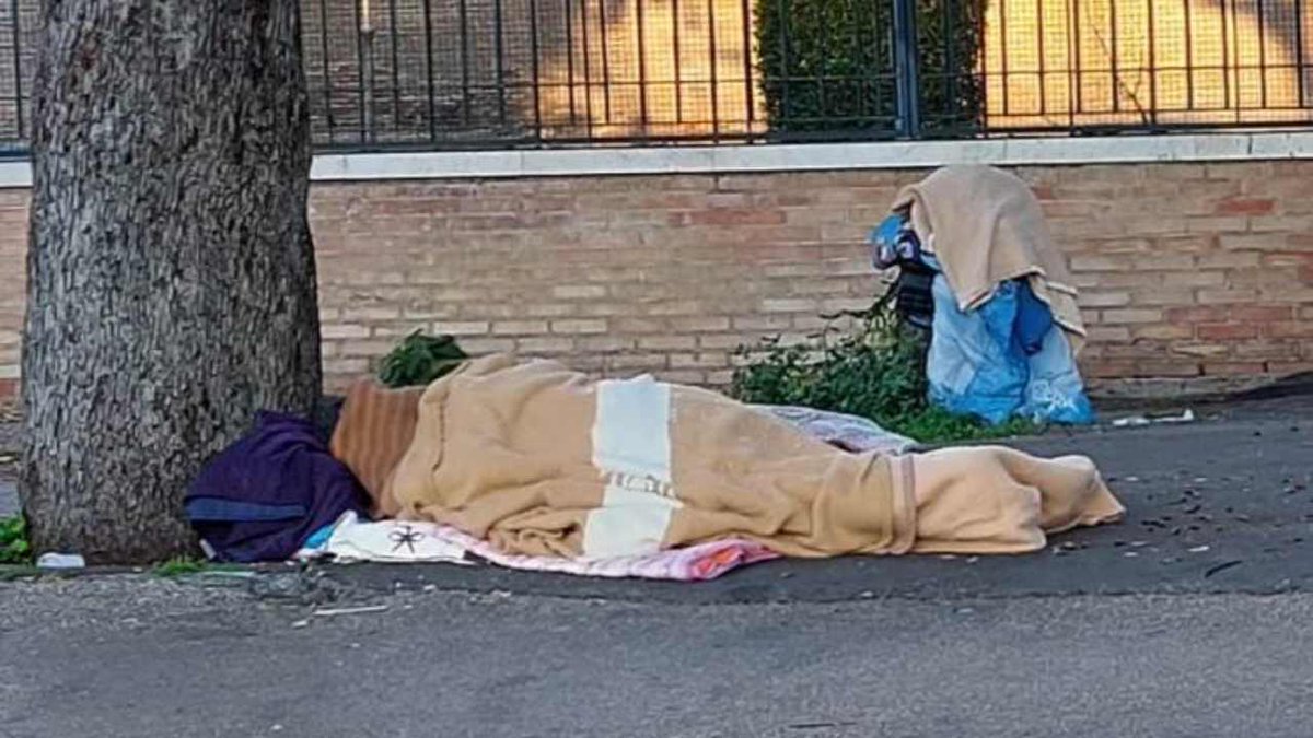 L'eredità di Francesco: ambulatori e cure per i bisognosi e una rete di solidarietà nelle #Periferie di Roma #PapaFrancesco ilquotidianodellazio.it/leredita-di-fr…