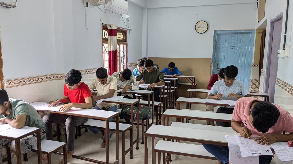 AkbarClasses's tweet image. ✅ 1st Major Test for AMU 11 Entrance done at AKBAR CLASSES!
⏳ Final Exam on 27 April — the countdown begins!
Let’s finish strong!

#AMU2025 #AKBARCLASSES #MajorTestSeries #ThinkLogically #FinalCountdown #Kishanganj