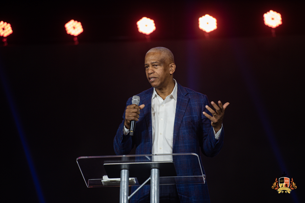 Integrity is key in ministry. Focus on Jesus; make sure all you do is centred around Him.

As you go through life in the kingdom, pride must never come in. Don't abuse any position you have; make the best of it.

Day 1 #MinistersConference #TCN #Pastors #Leaders #PastorTundeOke