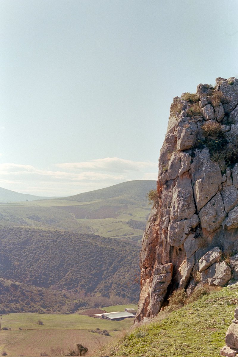 ThaKoutras's tweet photo. -the cliff watches.

📷 Minolta Dynax 500si
🎞 Kodak Pro Image 100
⚗️ Tetenal C41
Scan: Fujifilm X-A5 + Negative Lab Pro
#believeinfilm #shootfilmbenice #ishootfilm https://t.co/iJfqtELC9Y