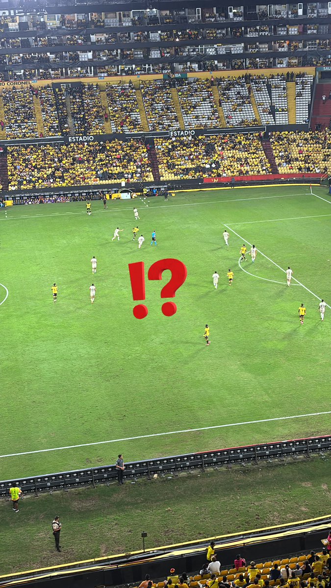 jl1dvg's tweet image. A quien le correspondía estar en ese sector, Valiente inmóvil, no sale a pedirla a buscarla, todo el tiempo entre el 5 y el central y a veces más pegado a los centrales, fue uno menos y todo por no tener las instrucciones adecuadas