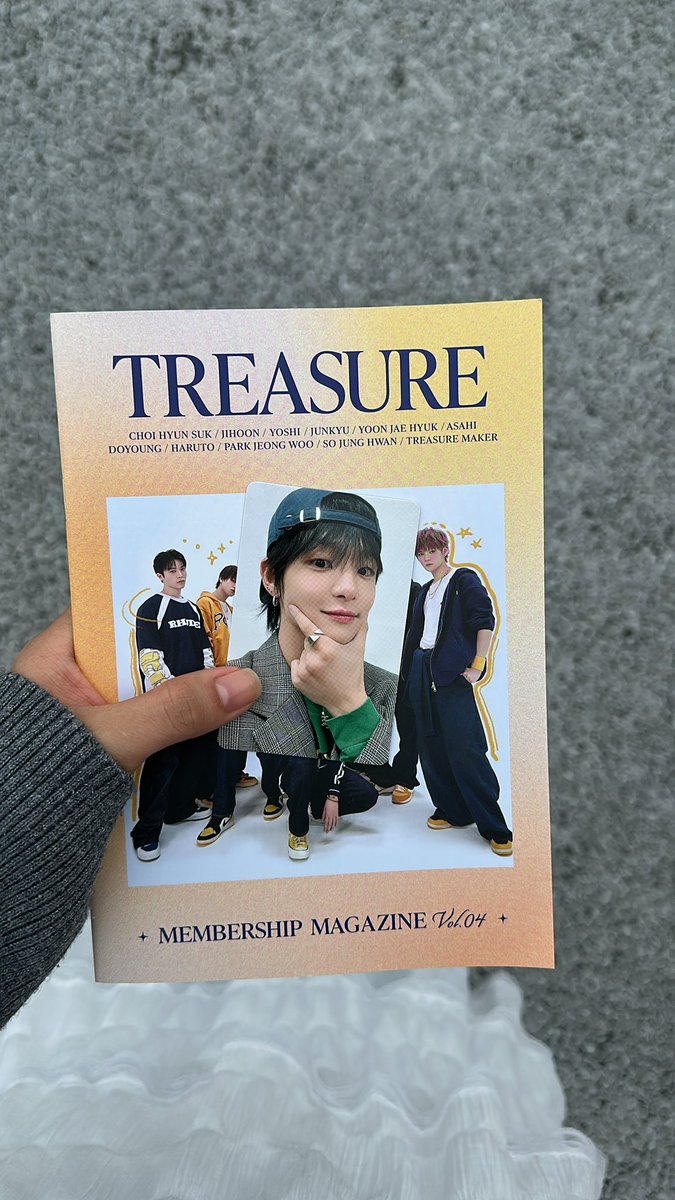 00_jj_2000's tweet photo. treasure 会場　トレカ
譲ジフン
求ジュンギュ

会場います！ https://t.co/FbHi74r5Dp