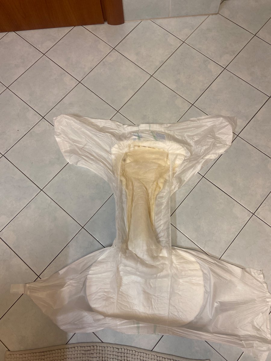 bedwetter35's tweet photo. #bedwetter #bedwetting #diaper #diaperwetting https://t.co/pbdMiCpFmi