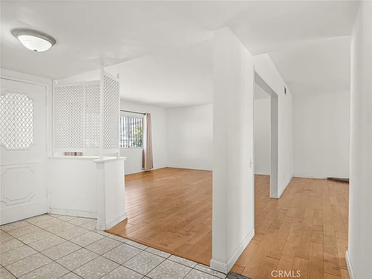 albertmoya_'s tweet photo. 🏡 Open House en Mission Hills
¿First homebuyer? Esta califica para un grant de $20,000 que no tienes que devolver.
3 bed • 2 bath • +1600 ft² • patio grande • chimenea • ¡y techo nuevo!
📍Ven a conocer tu futuro hogar
📩 DM si quieres detalles o la dirección exacta https://t.co/SkqgkvmD8j