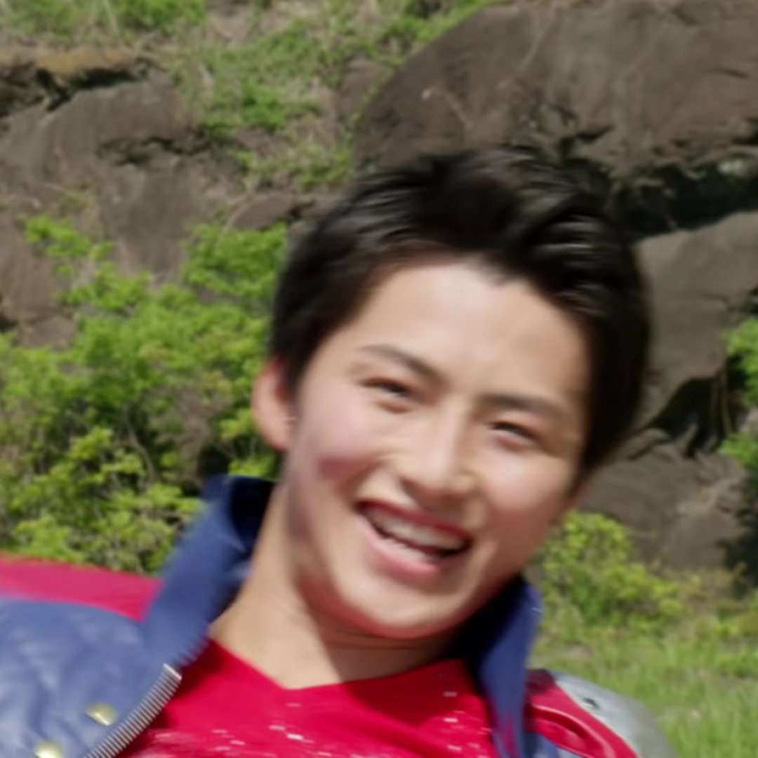 มีเพลงเปิดตัวด้วย  อาวุ้ววววว  เยี่ยมเลย  เป็นกบแต่นายนี่ก็เจ๋งดีเหมือนกันนะเนี่ย  !!!