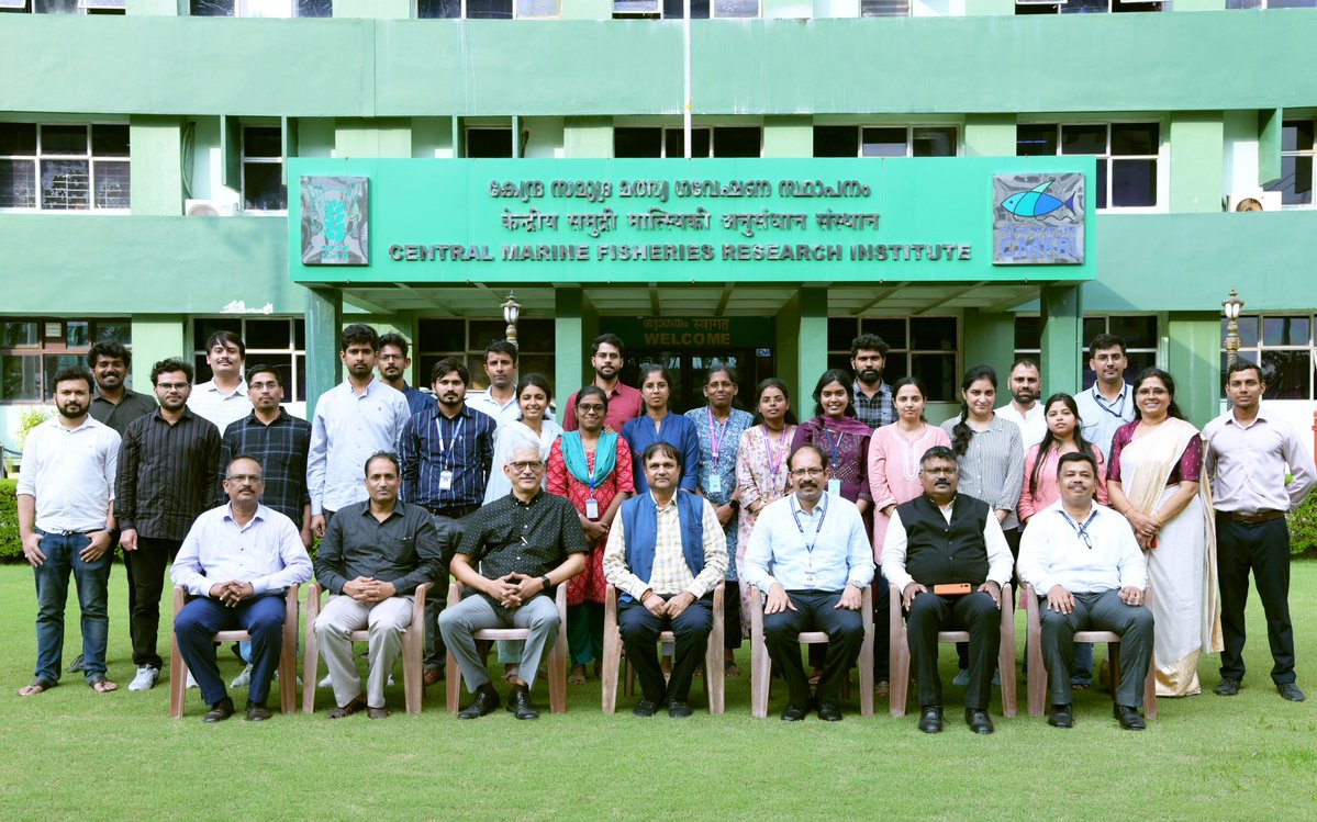 CMFRI -Central Marine Fisheries Research Institute (@icar_cmfri) on Twitter photo Newly recruited ICAR Assistants from various South Zone institutes, alongside Shri Sanjay Kumar Pathak, Joint Secretary (Finance), ICAR, Dr Grinson George, Director of ICAR-CMFRI and other dignitaries, during a 5-day training programme at <a href="/ICAR_CMFRI/">CMFRI -Central Marine Fisheries Research Institute</a>. Newly recruited ICAR Assistants from various South Zone institutes, alongside Shri Sanjay Kumar Pathak, Joint Secretary (Finance), ICAR, Dr Grinson George, Director of ICAR-CMFRI and other dignitaries, during a 5-day training programme at <a href="/ICAR_CMFRI/">CMFRI -Central Marine Fisheries Research Institute</a>.