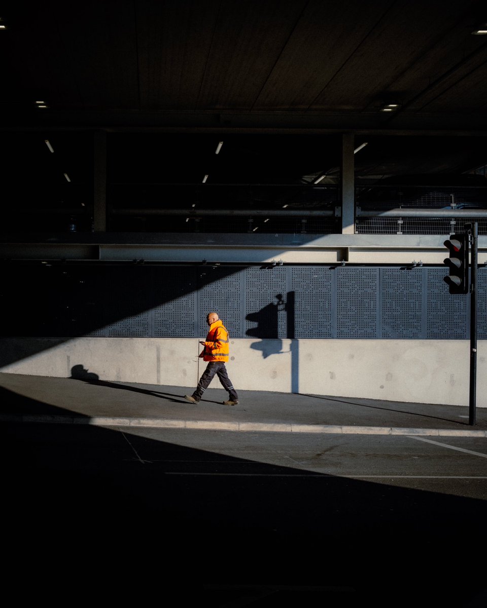 ivar_snaps's tweet image. Light is poetry #streetphotography