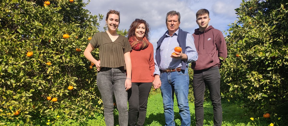 BeCitrusOnline's tweet photo. Hoy queremos presentaros a Naranjas Ecológicas de Valencia... En su tienda online podrás encontrar #naranjas y #mandarinas ecológicas de #Valencia cultivadas en tierras fértiles y que junto a la climatología hacen que sean de una extraordinaria calidad organoléptica. https://t.co/5bR94UaUJY