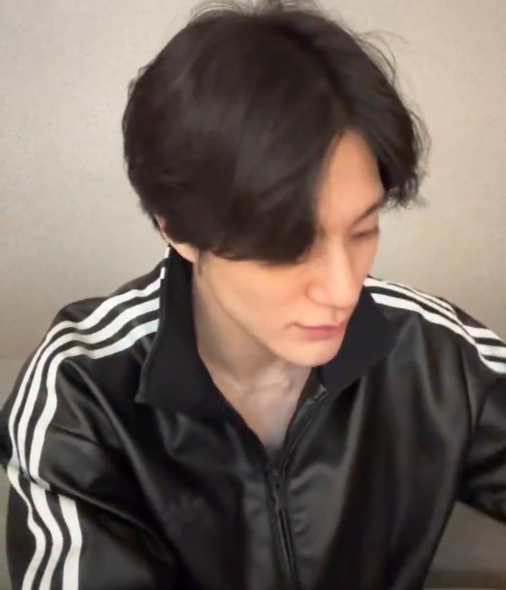 밴율리; tweet media