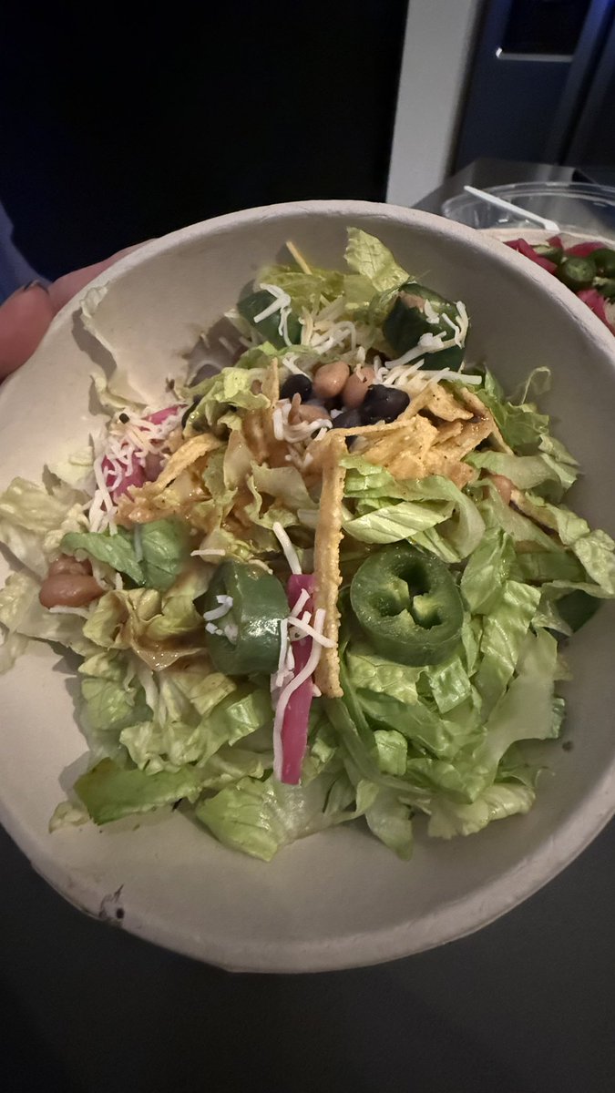 ColaCakes's tweet photo. @qdoba Tried Qdoba for the first time tonight. Ordered a steak bowl with sour cream, guacamole, cilantro rice, black beans, pico de gallo, and cilantro. This is what was just delivered! Saddest “bowl” I’ve ever seen. There’s not even any meat on it. Straight to the 🗑️ ordered Chipotle https://t.co/NNNh6DzNn9