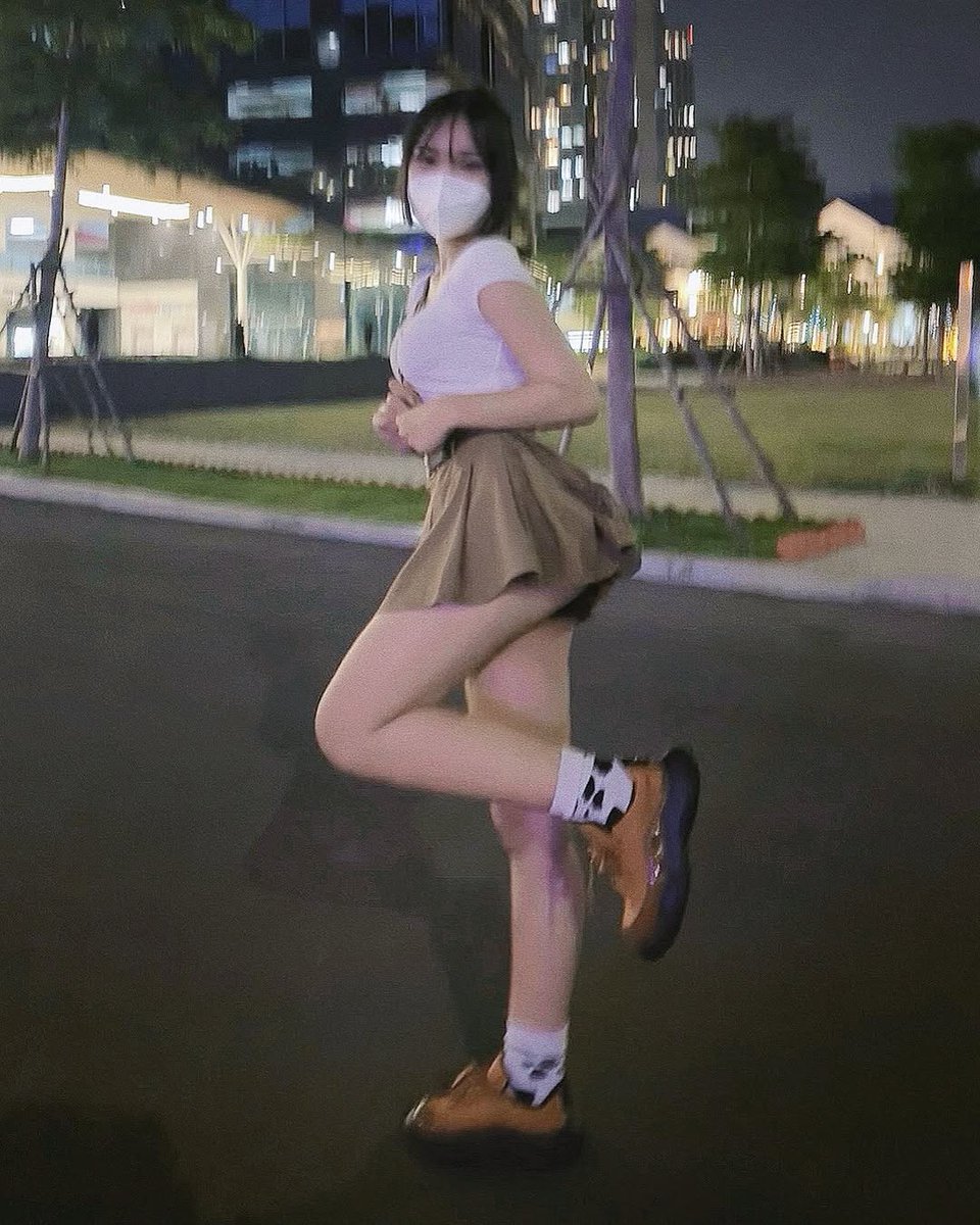 Cuối tuần zô HCM xem duyệt binh ko mấy ní