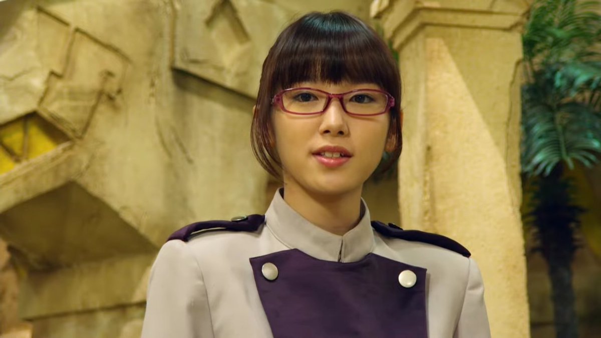 ᅠ
ᅠ
        “        จะว่ายังไงดีล่ะคะ ... ถ้าร้องเป็นอย่างอื่นไปด้วย ฉันก็คิดว่าเราอยู่สวนสัตว์ล่ะคะ..        ”
                   
ᅠ
ᅠ