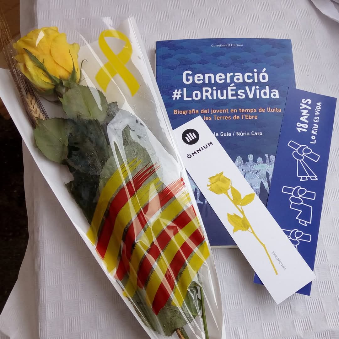 🌹📚 Bona diada de Sant Jordi!!!

Per una diada plena de cultura i un riu ple de vida! ✊💧