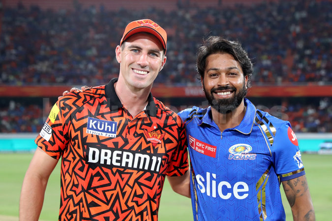 🚨 NO FIREWORKS, CHEERLEADERS. 🚨 

- Players of MI and SRH and umpires will be wearing black armbands tonight. 
- A one minute silence will be observed.
- No fireworks, cheerleaders tonight. (Vipul Kashyap/ANI).