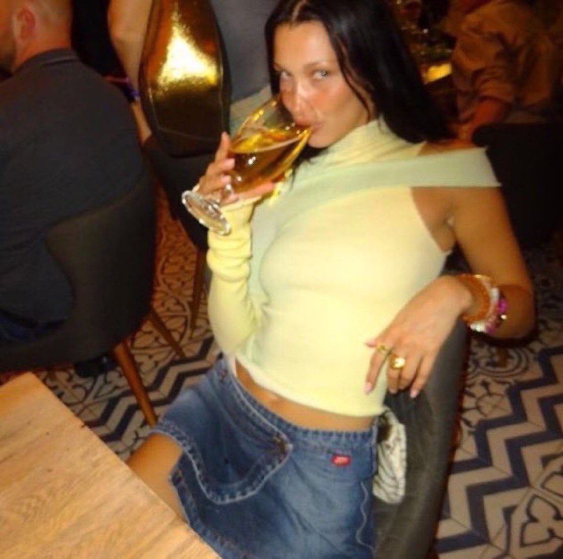 yo cuando mi amiga me dice que con la única persona que puede hablar de cosas que implican ser una enferma mental es conmigo