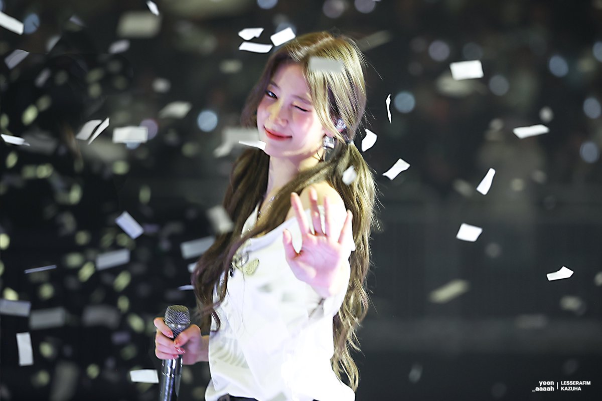 yeon_aaaah's tweet photo. 250420   
Shine in the spotlight.  

#르세라핌  #LE_SSERAFIM #카즈하 #KAZUHA  #カズハ https://t.co/4sHFw9j1SA