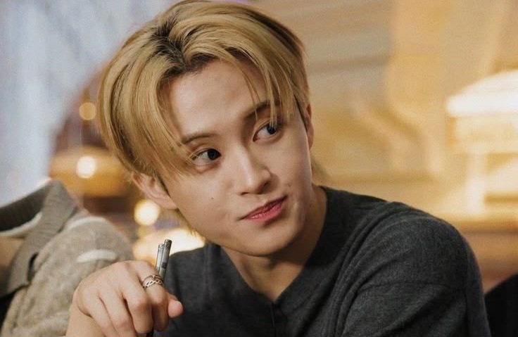 👶🏻: Dyy
👶🏻: Tenapa Jeci lambutnya belbeda?
👶🏻: Tenapa tuning sendili?
🐯: Ohh, itu karena faktor keturunan bi
👶🏻: Telululan tu apa?
🐯: Nanti Dyy jelasin kalau bibi dah besar, okay?
👶🏻: Oteyy~
👶🏻: Belalti angkel Malto lambutnya bisa tuning—
👶🏻: Talena telululan ya Dyy yaa?
🐯🦁: