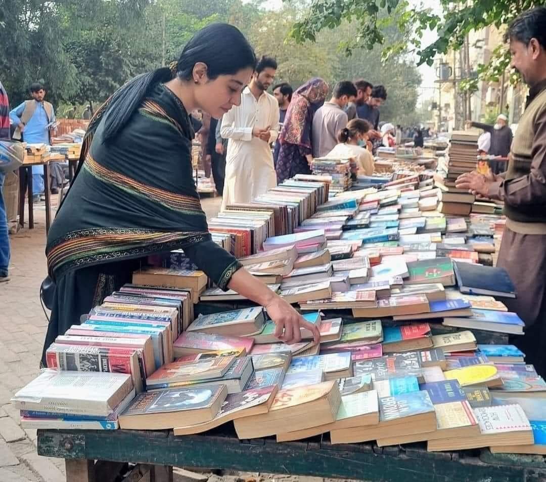 BOOKINNODISHA's tweet image. ଆଜି ବିଶ୍ୱ ପୁସ୍ତକ ଦିବସରେ ସମସ୍ତ ପୁସ୍ତକପ୍ରେମୀଙ୍କୁ #BookInn ପରିବାରର ଆନ୍ତରିକ ଶୁଭେଚ୍ଛା ଓ ଅଭିନନ୍ଦନ 
#WorldBookDay #BookTime #booktrend #booktwt #bookblogger