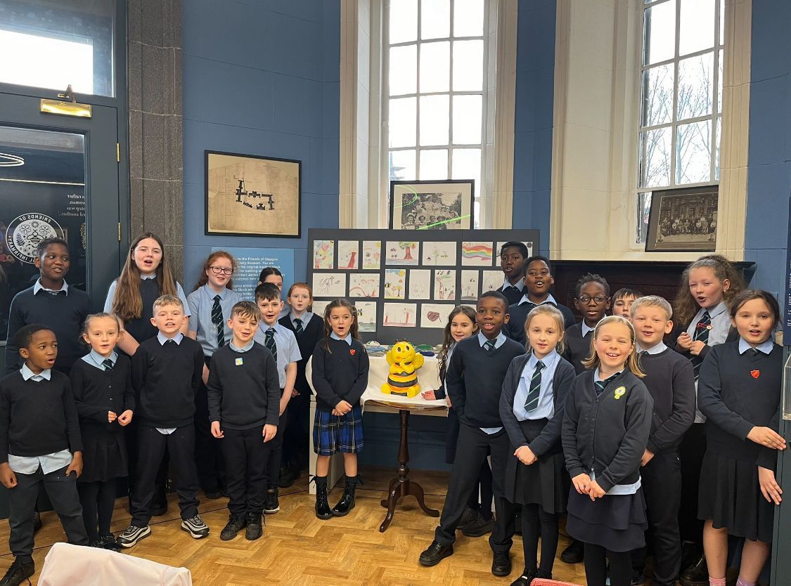 FriendsofGRI's tweet image. #archive30 #day23 #communityarchives

Look it&apos;s our absolute faves:
Our volunteers
St Mungo Primary Laudato Si group
Team Edrington
The green fingered members of The Trade&apos;s House

How&apos;s that for a community? ❤️ 

We could not be ANY luckier

@ara_scot