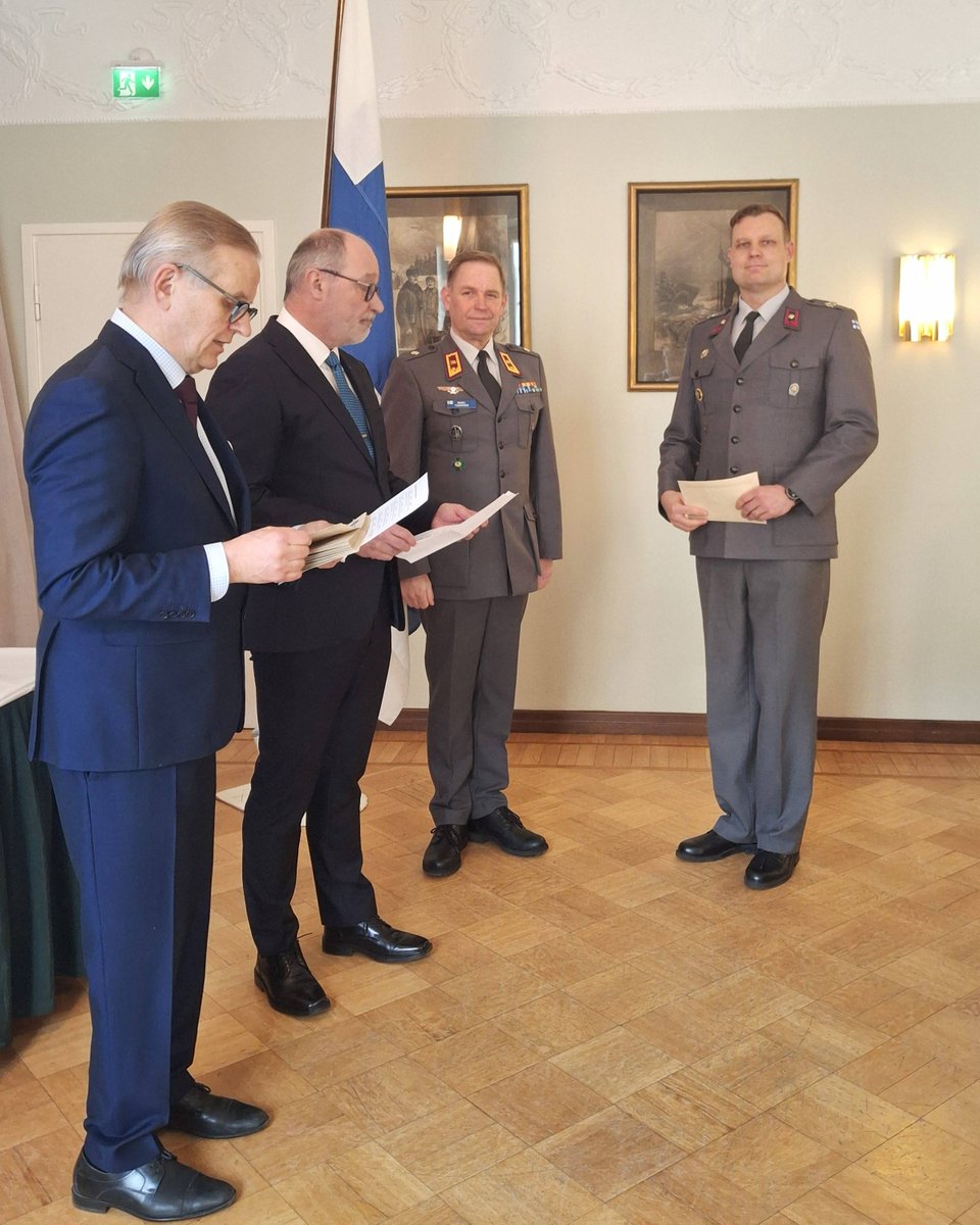 Maj Matti Finnilälle MAAVTKESK/MAASK myönnettiin Vaka-säätiön stipendi monivuotisesta työstään MAAV taistelijahankkeen materiaalihankkeissa, ampumakoulutuksen kehittämisessä sekä tarkka-ampujien koulutuksen, ohjesääntöjen, materiaalin ja kilpailutoiminnan kehittäjänä. 💎
