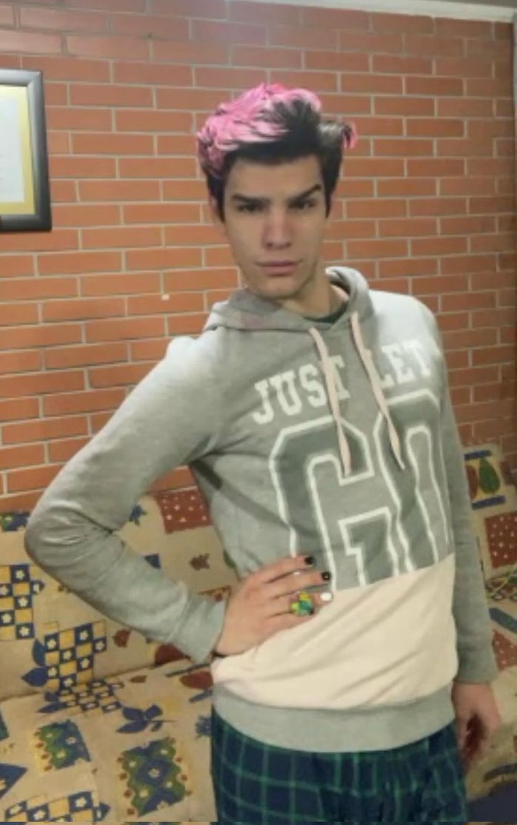 feliz cumpleaños a esta diva 

FELICES 24 NELSON